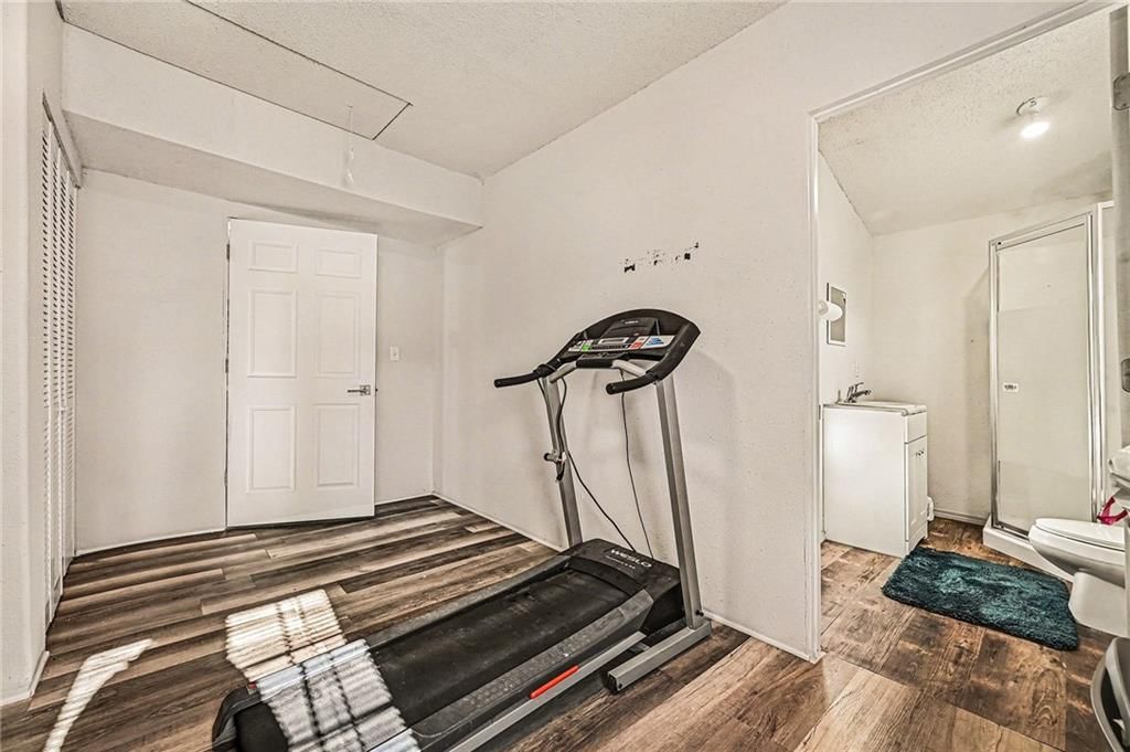6425 Eureka Street — photo 14
