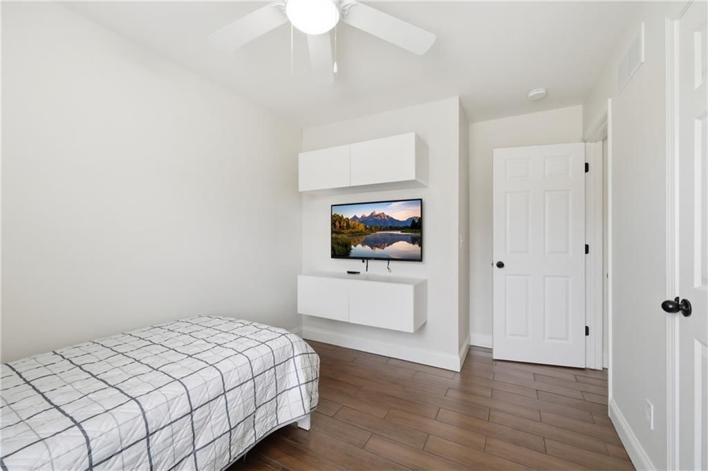 405 S Monroe Street — photo 12