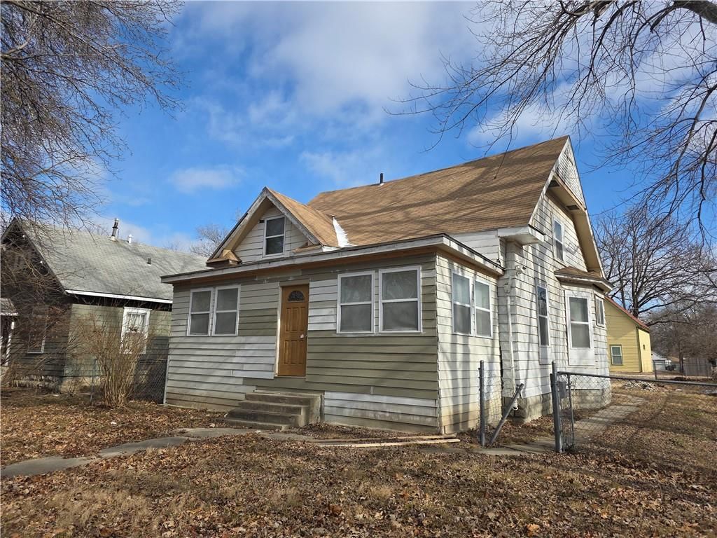 511 S willow Street — photo 2