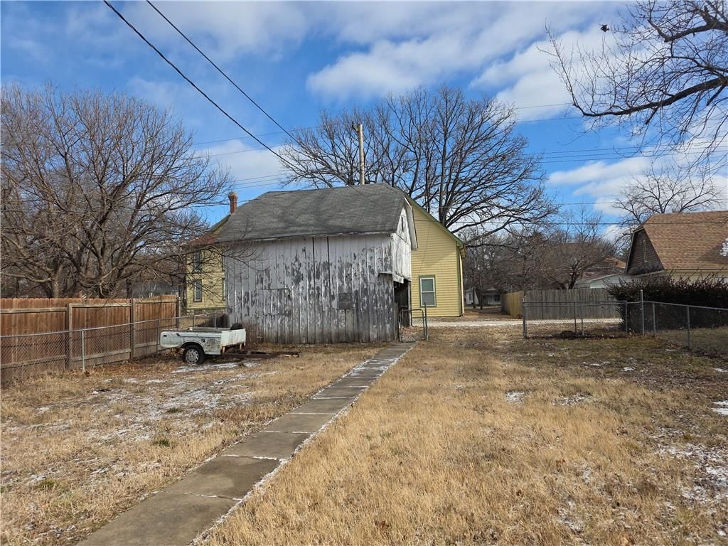 511 S willow Street — photo 14