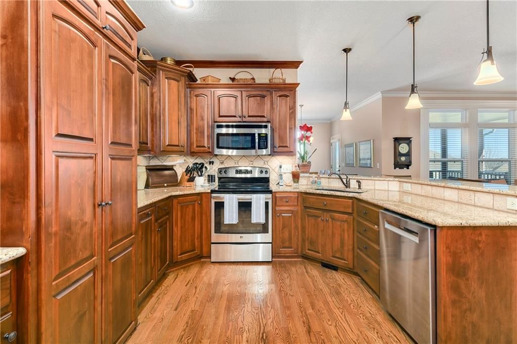 908 SW Olympia Court — photo 17