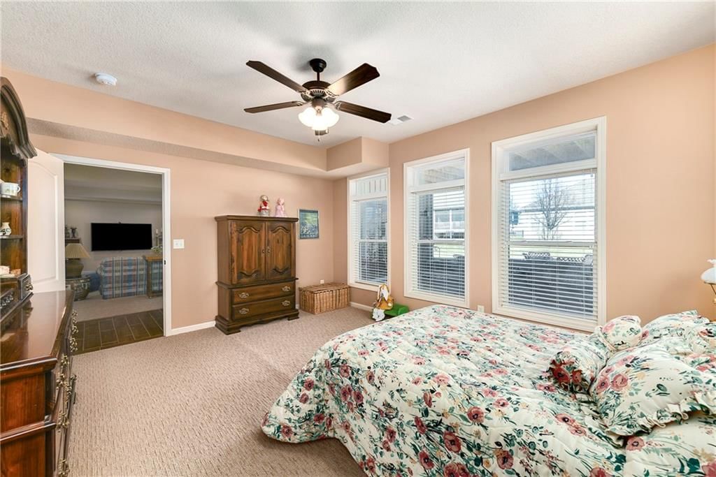 908 SW Olympia Court — photo 33