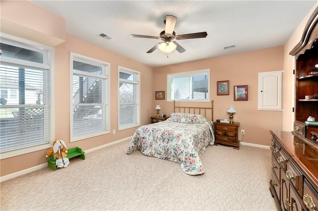 908 SW Olympia Court — photo 34