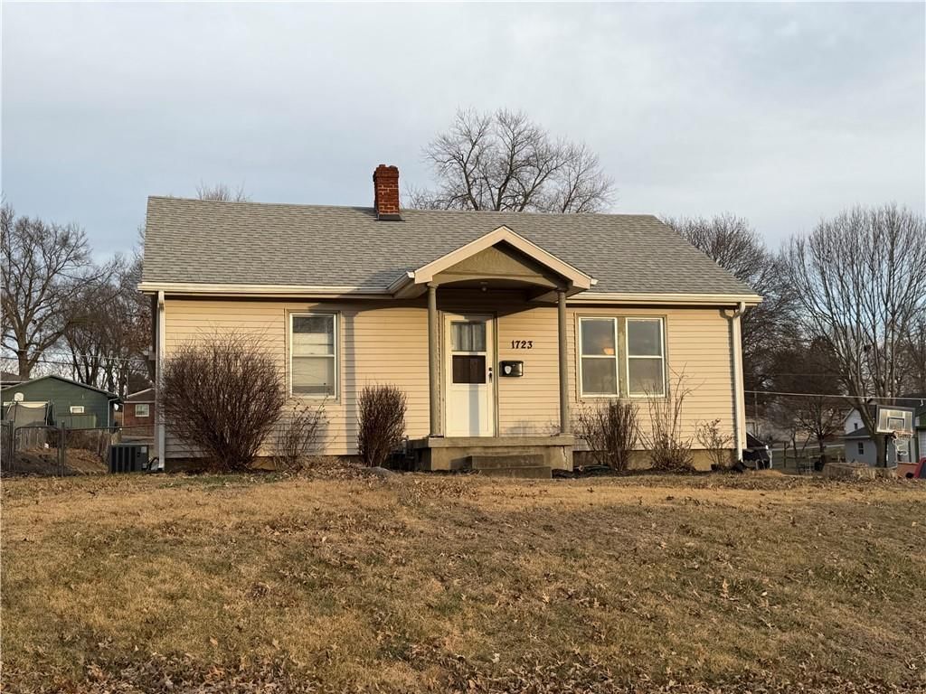 1723 S 39th Street — photo 2