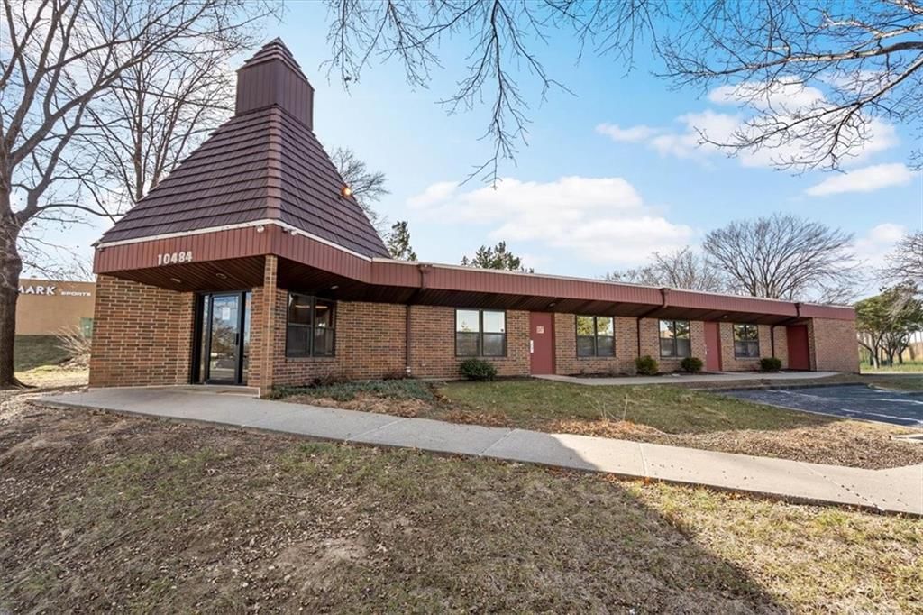 10484 Marty Street, Overland Park, KS