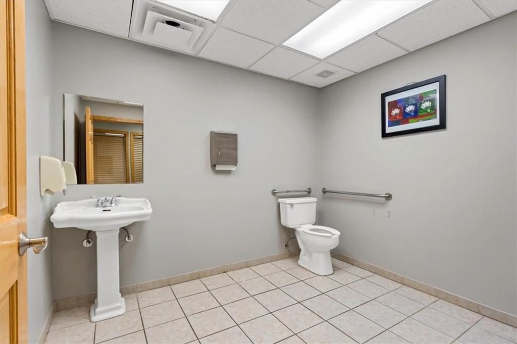 10484 Marty Street — photo 25