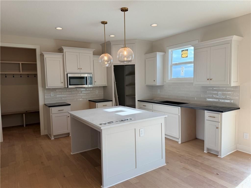 20702 Emerald Street — photo 8