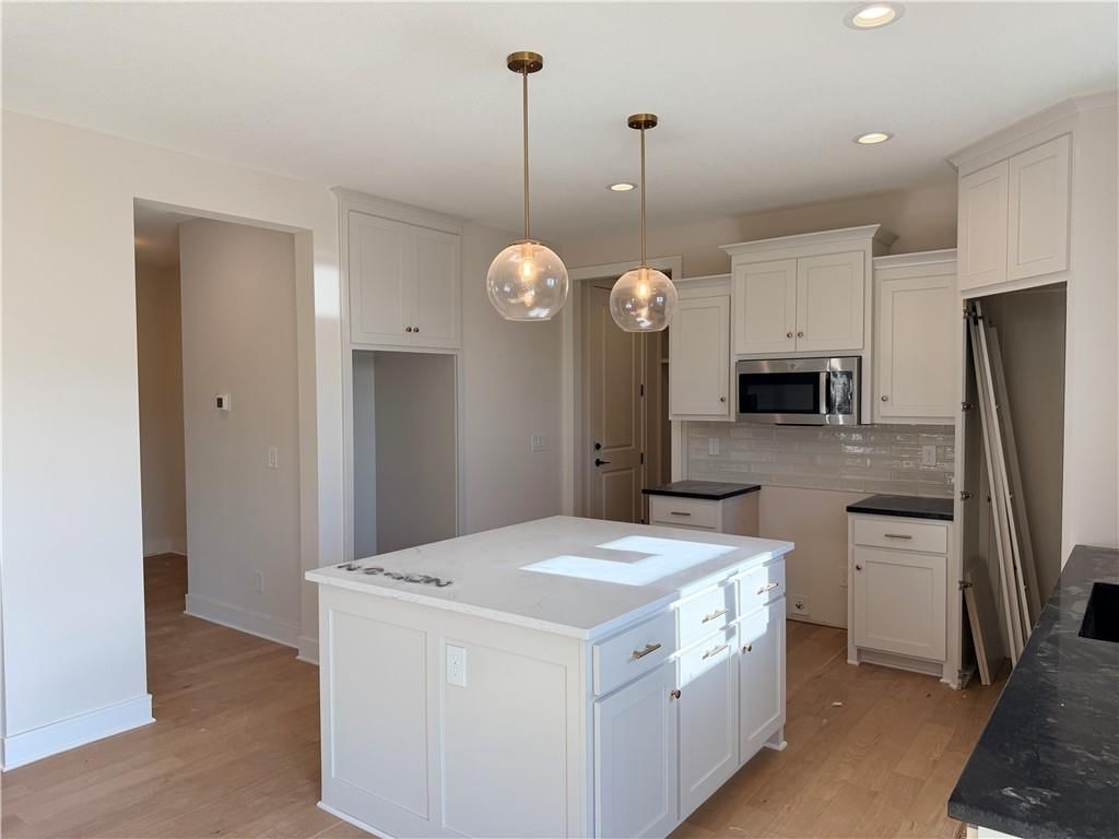 20702 Emerald Street — photo 9