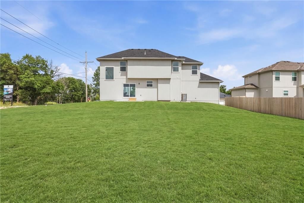 20702 Emerald Street — photo 34