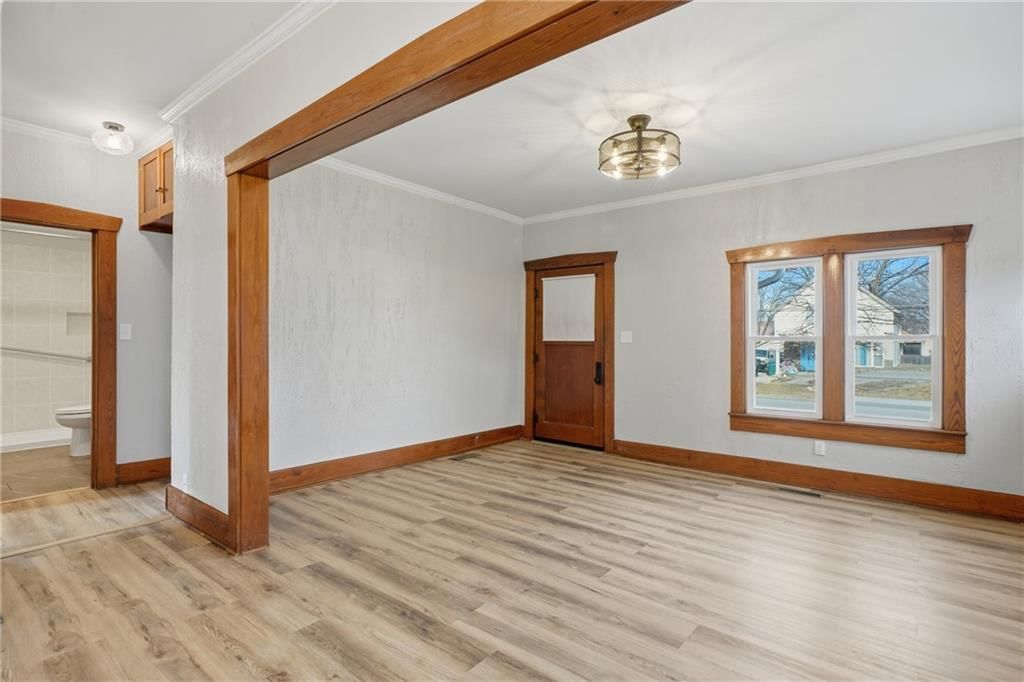 421 Parker Avenue — photo 8