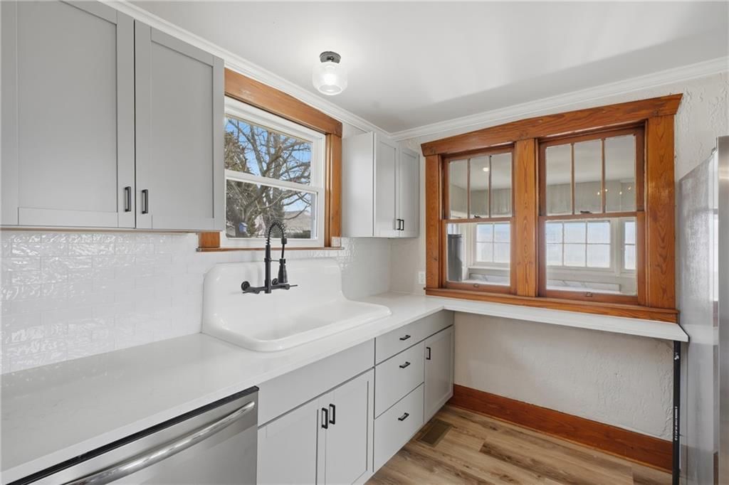 421 Parker Avenue — photo 12