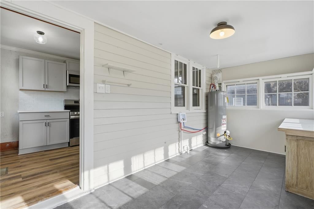 421 Parker Avenue — photo 16