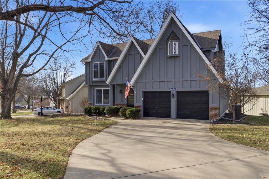 16248 W Briarwood Court — photo 2