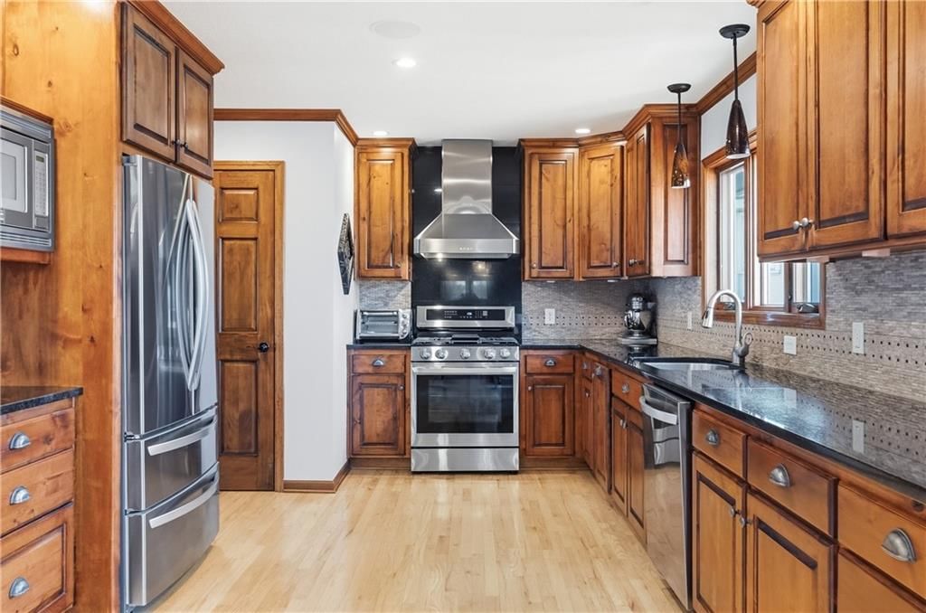 16248 W Briarwood Court — photo 8