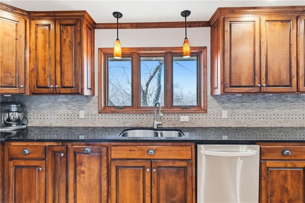 16248 W Briarwood Court — photo 9