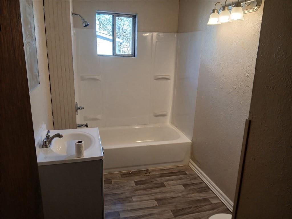114 N Main Street — photo 12