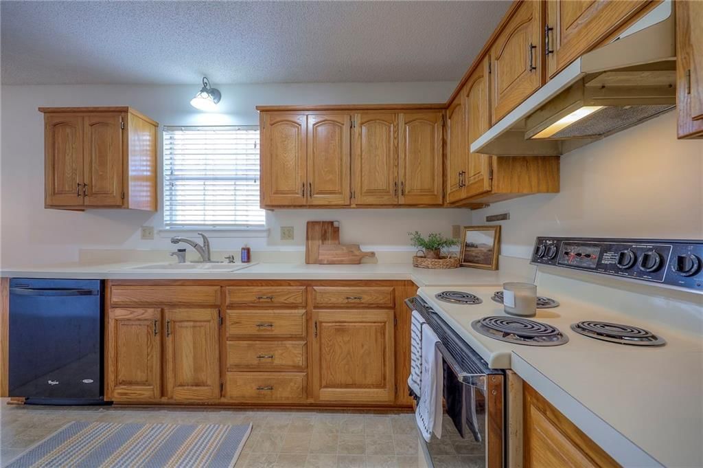 14903 Goodman Street — photo 10