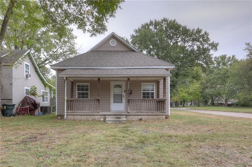 1302 N Grand Street, Pittsburg, KS