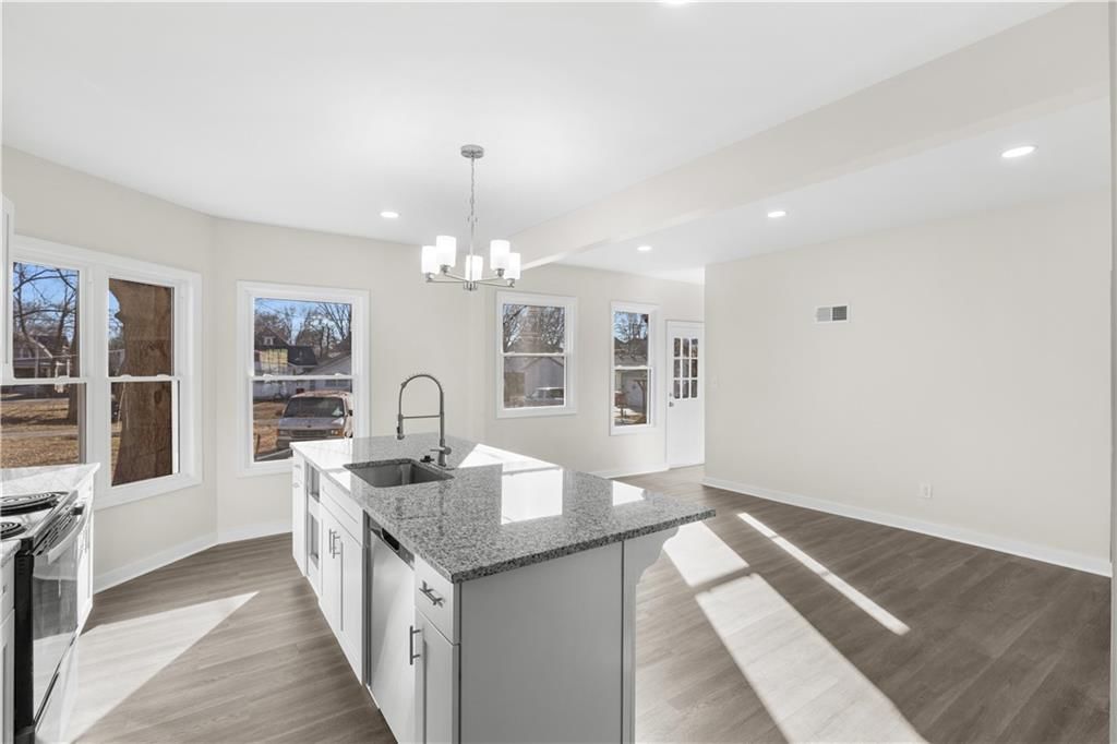 1815 N Franklin Street — photo 2