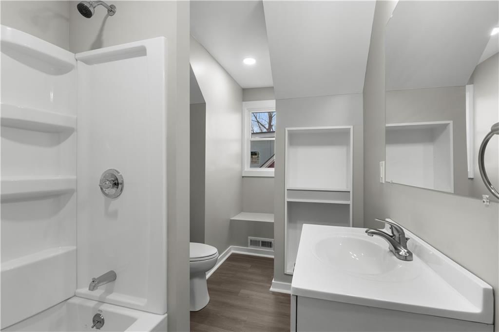 1815 N Franklin Street — photo 25