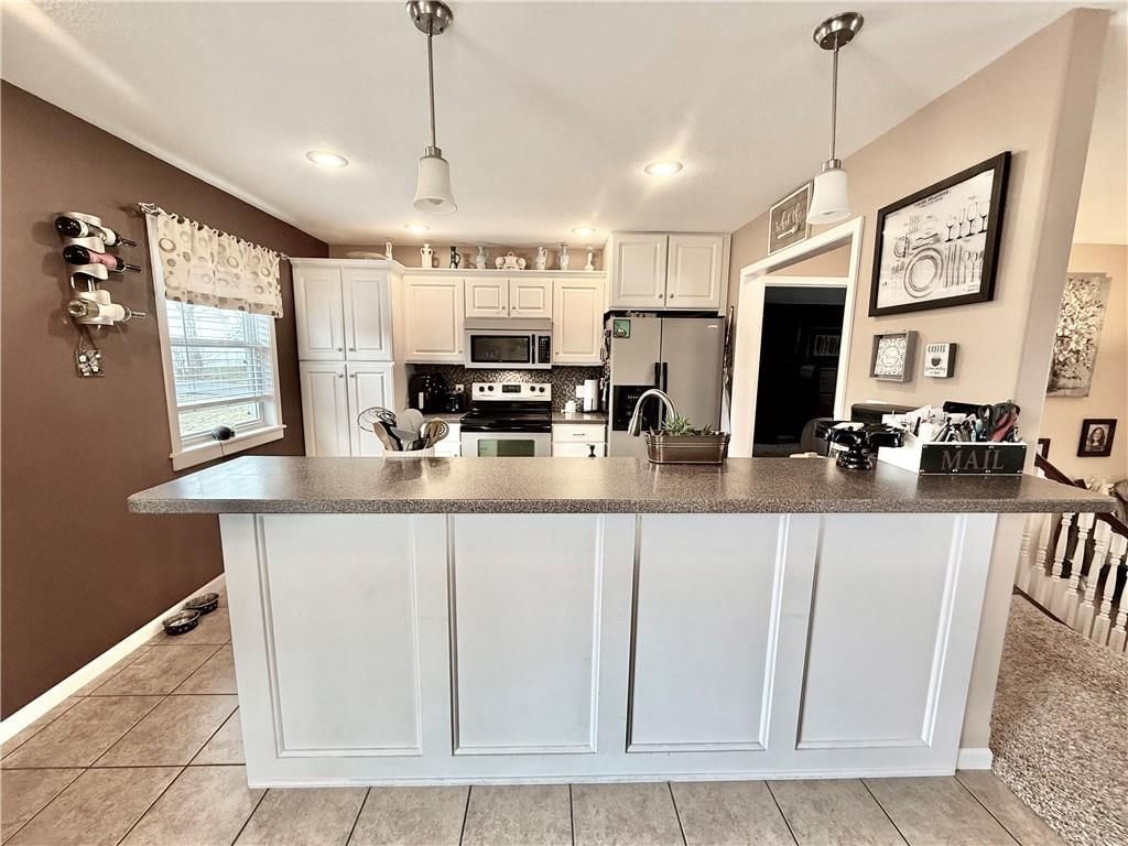 202 S CHARLES Street — photo 14