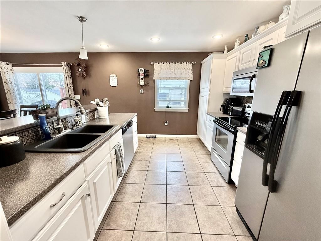 202 S CHARLES Street — photo 15