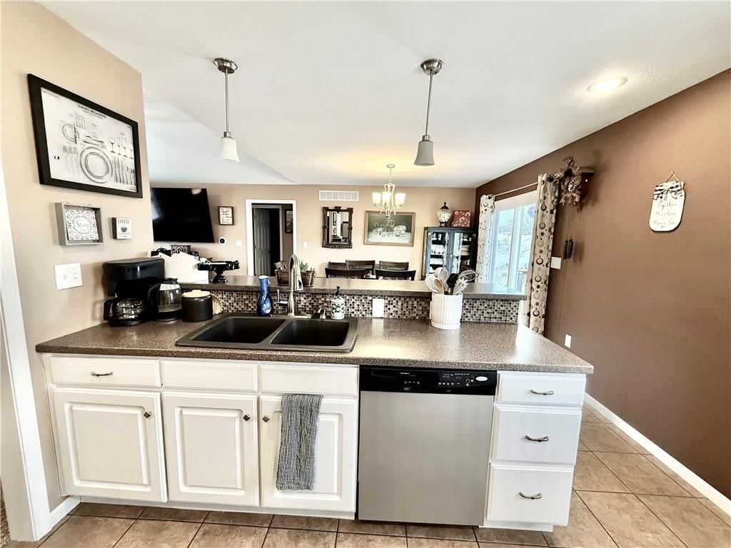 202 S CHARLES Street — photo 16
