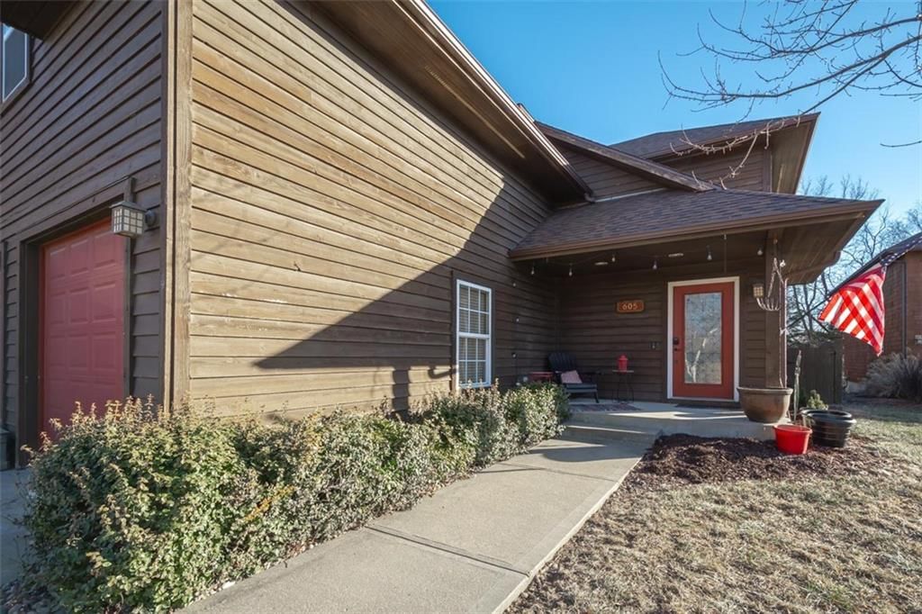 605 Parkside Court — photo 3