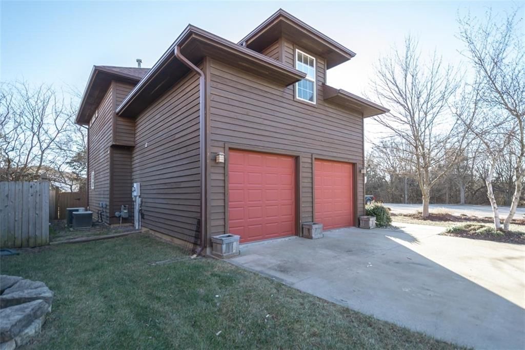 605 Parkside Court — photo 5