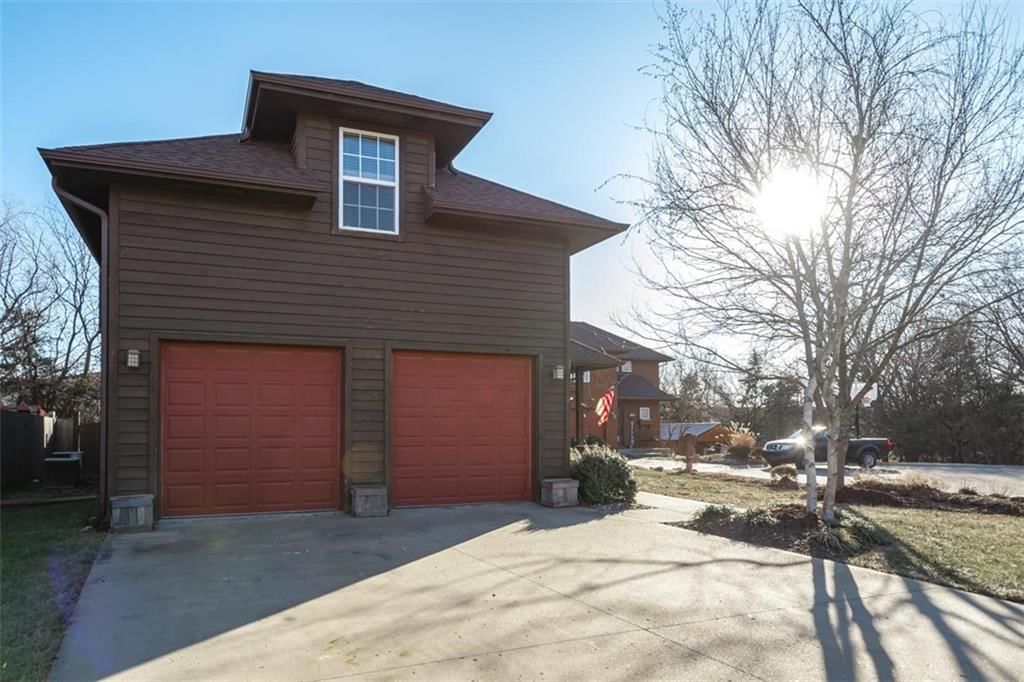 605 Parkside Court — photo 6