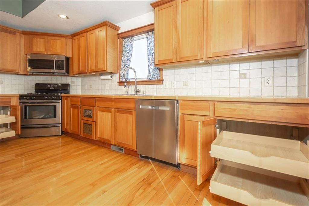 605 Parkside Court — photo 18