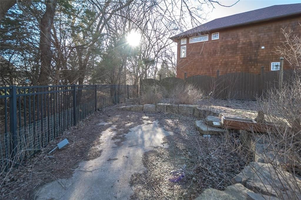 605 Parkside Court — photo 51
