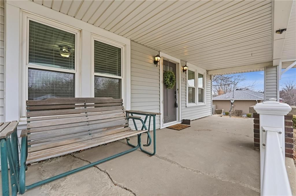 5324 Douglas Avenue — photo 2