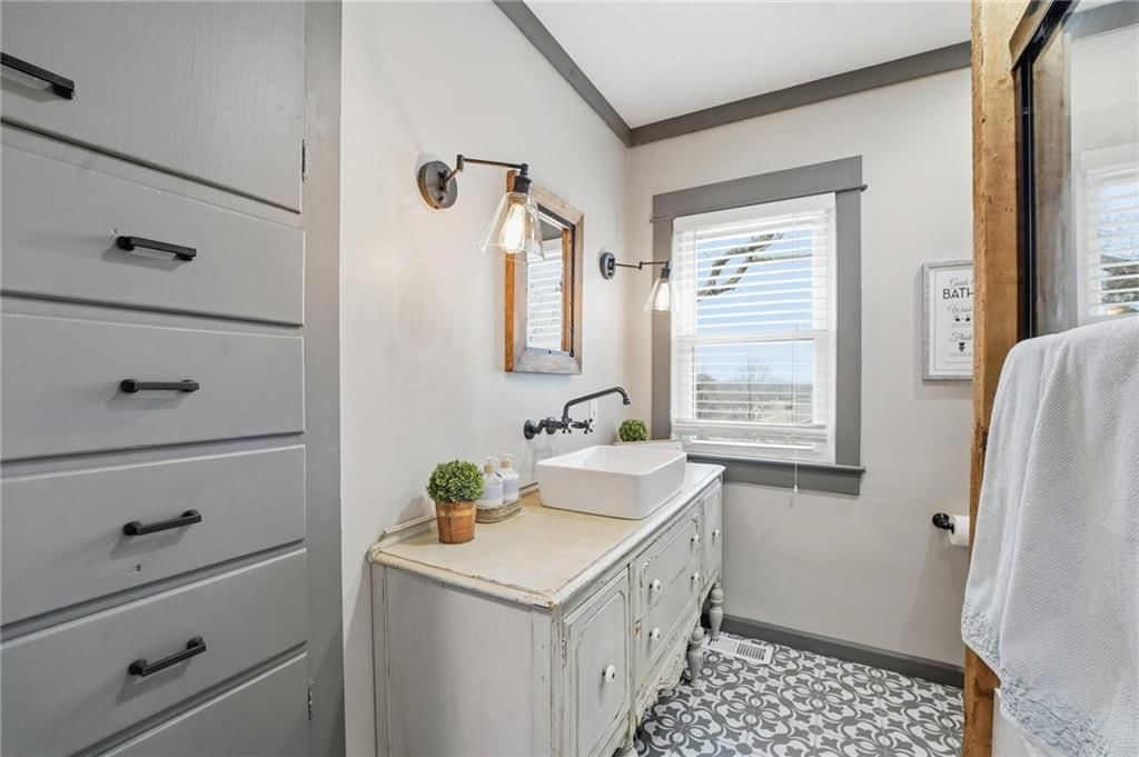 5324 Douglas Avenue — photo 15
