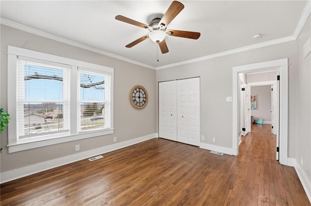 5324 Douglas Avenue — photo 19
