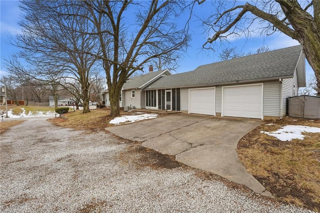 5324 Douglas Avenue — photo 35