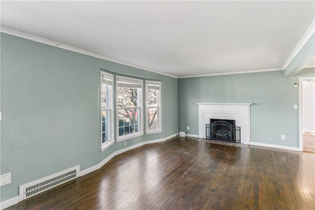 415 E 65TH Terrace — photo 6
