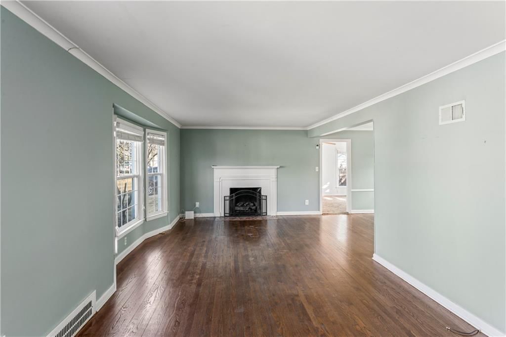 415 E 65TH Terrace — photo 7