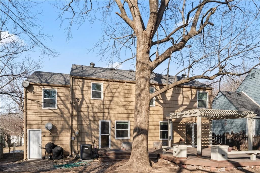 415 E 65TH Terrace — photo 49