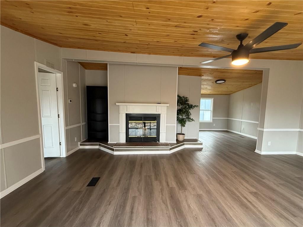 104 E Missouri Street — photo 3