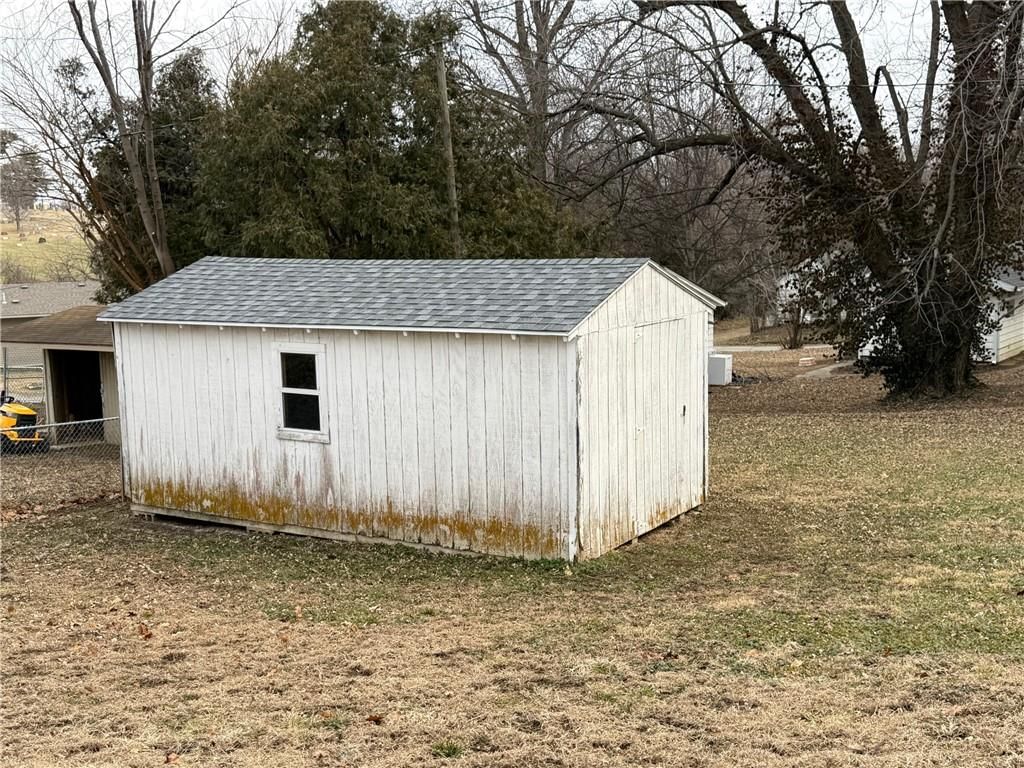 104 E Missouri Street — photo 18
