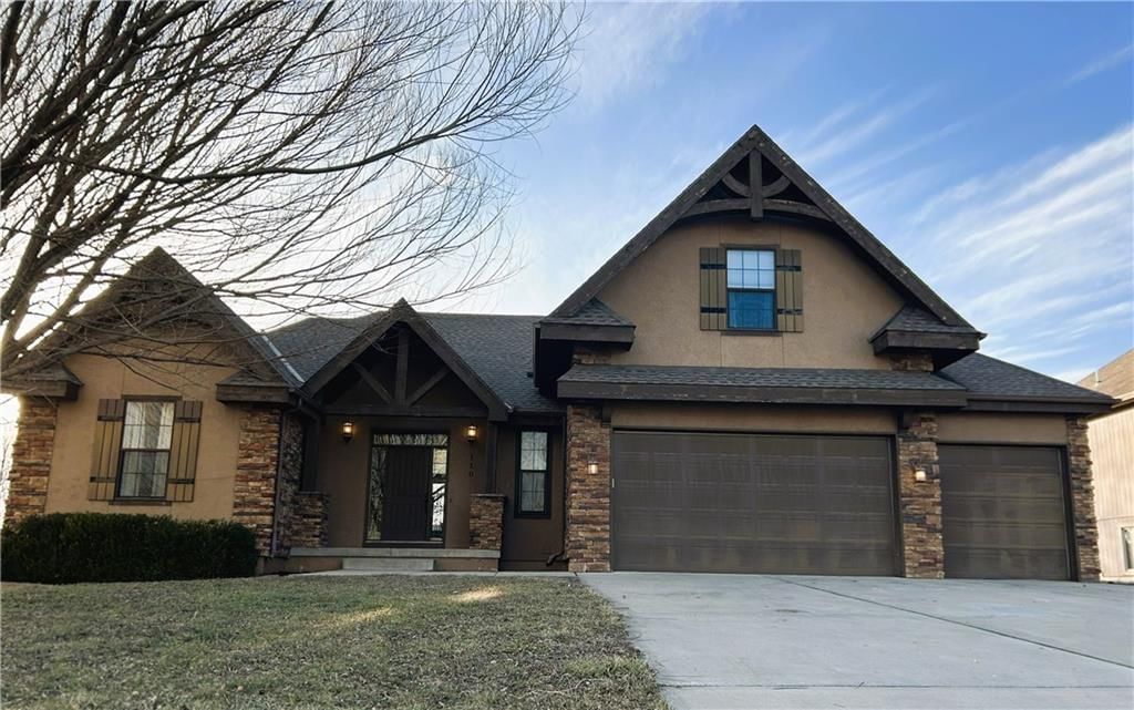 110 S Westglen Drive, Raymore, MO
