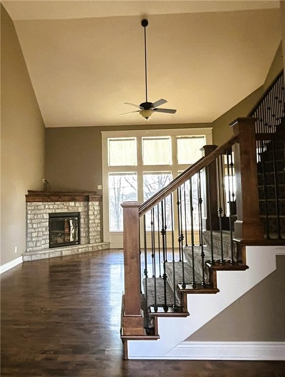 110 S Westglen Drive — photo 4