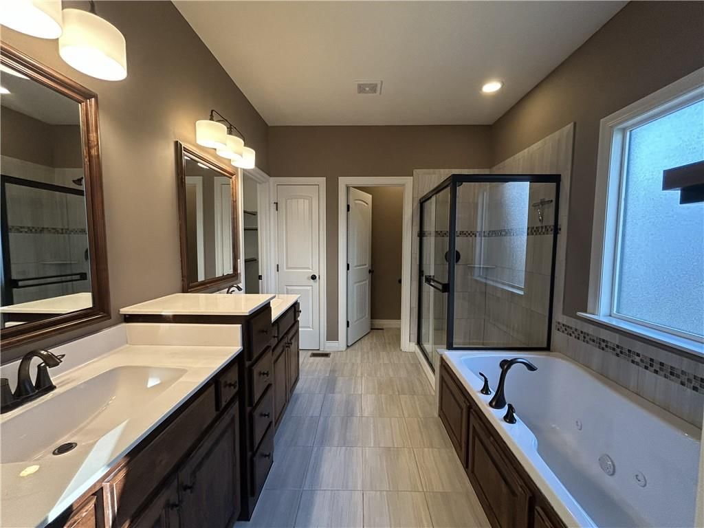 110 S Westglen Drive — photo 10