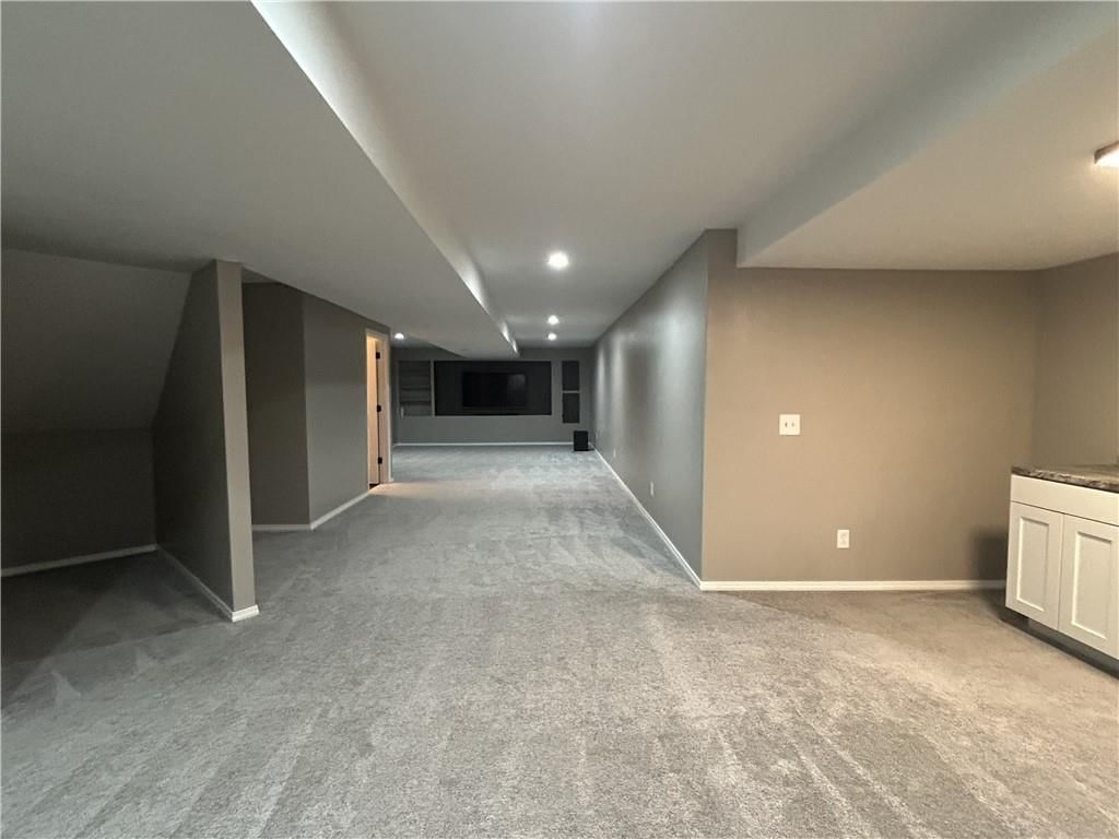 110 S Westglen Drive — photo 21