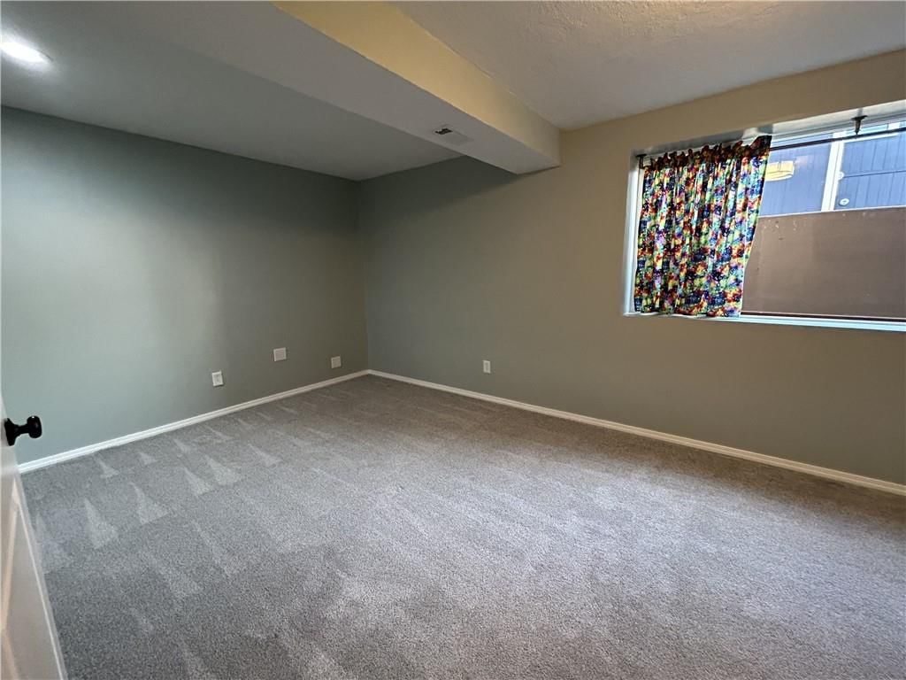 110 S Westglen Drive — photo 22