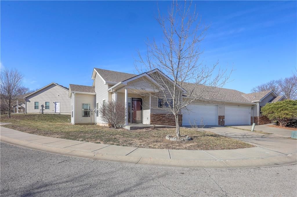 7823 Troup Avenue — photo 3