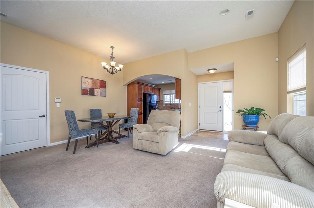 7823 Troup Avenue — photo 7