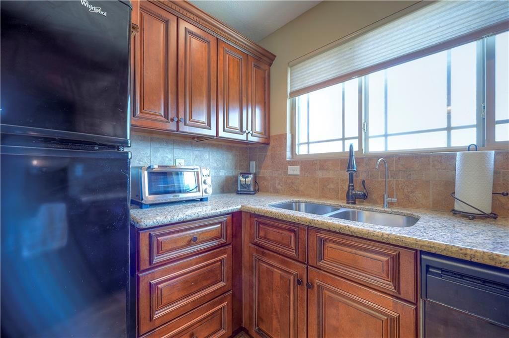7823 Troup Avenue — photo 12