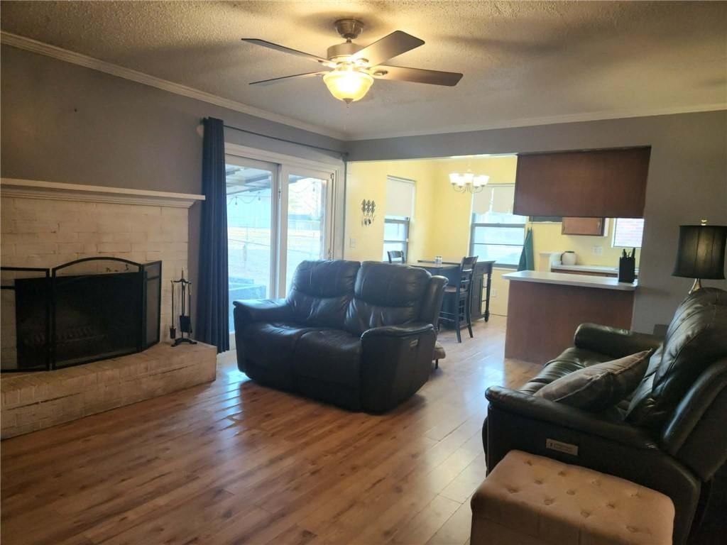 1000 NW Canterbury Road — photo 4